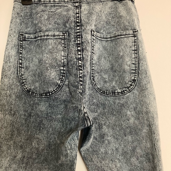 Acid washed jeans 2 for $20 - Picture 5 of 7